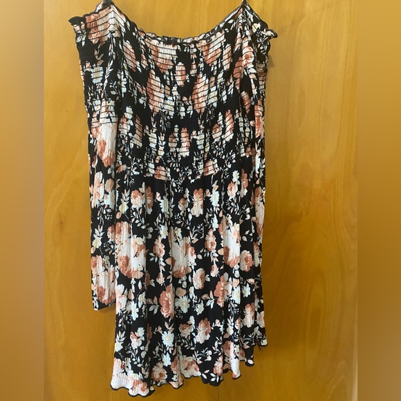 Altar'd State Off the Shoulder Smocked Floral Print Dress/Top Size: M - Picture 3 of 7